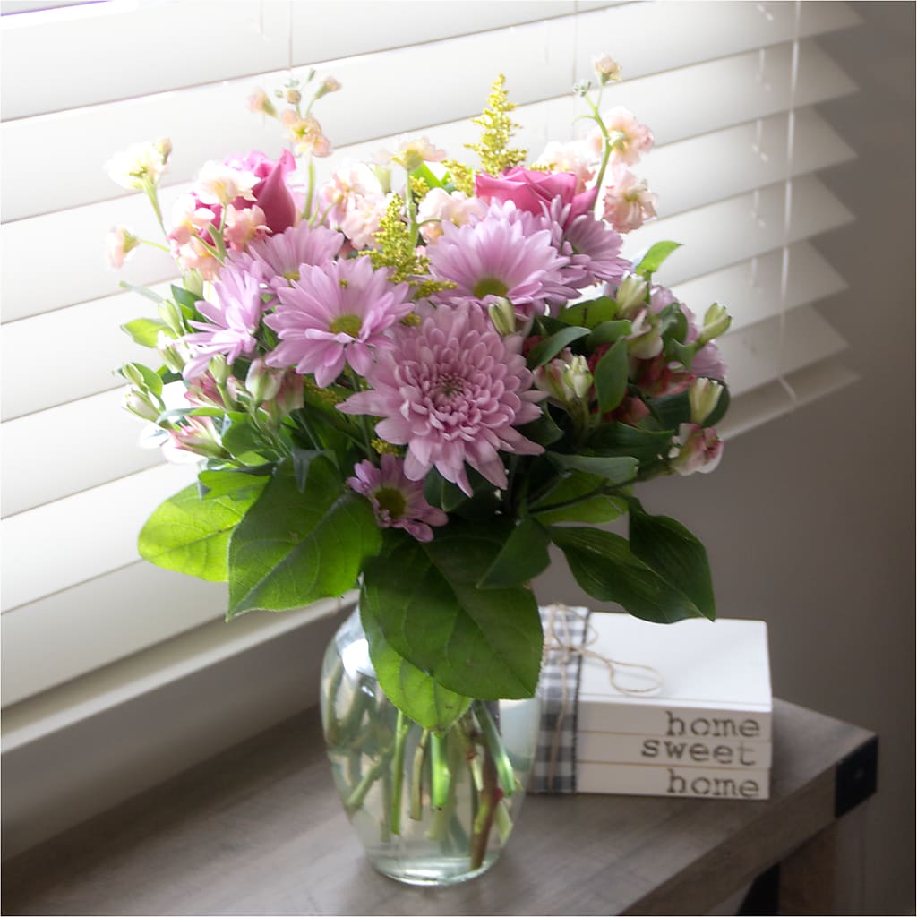 Pastel Tradition - A Florist Original – Magic Sun Flowers, Los Angeles CA