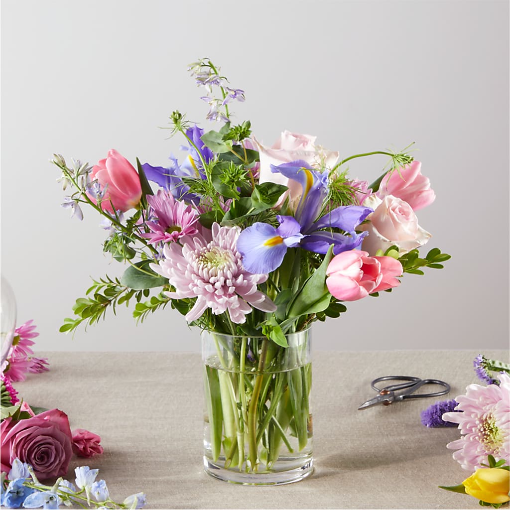 Pastel Tradition - A Florist Original – Magic Sun Flowers, Los Angeles CA