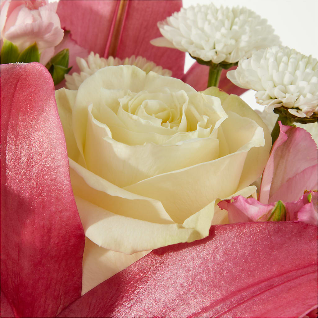 Piece of Cake Bouquet –  Magic Sun Flowers, Los Angeles CA